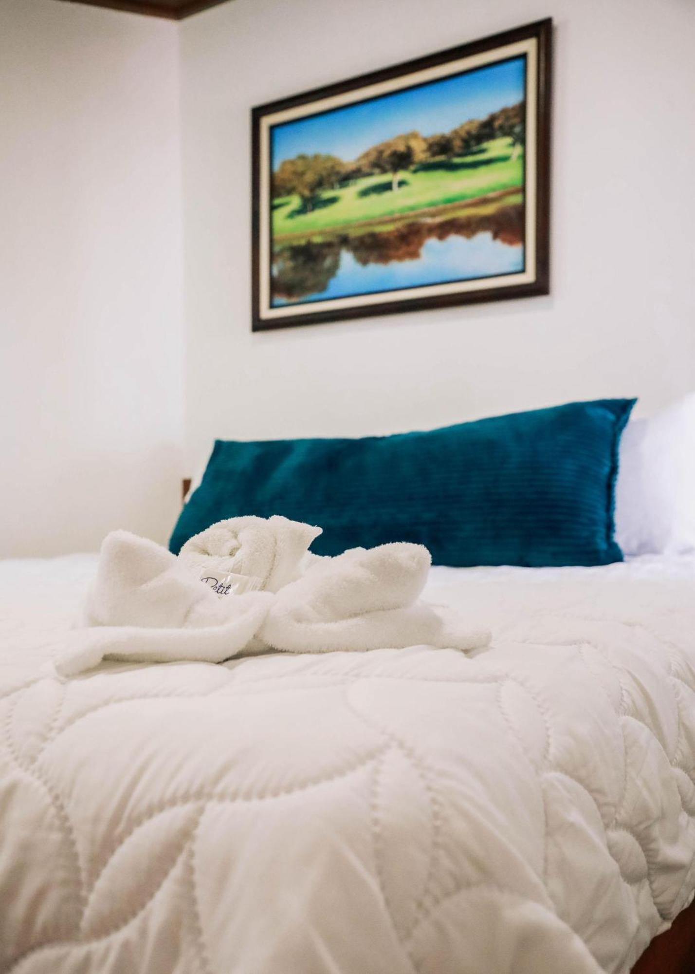 Hotel Y Restaurante El Paramo San Rafael  ภายนอก รูปภาพ