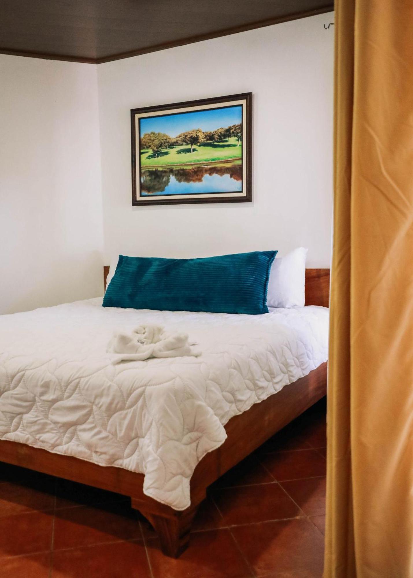 Hotel Y Restaurante El Paramo San Rafael  ภายนอก รูปภาพ