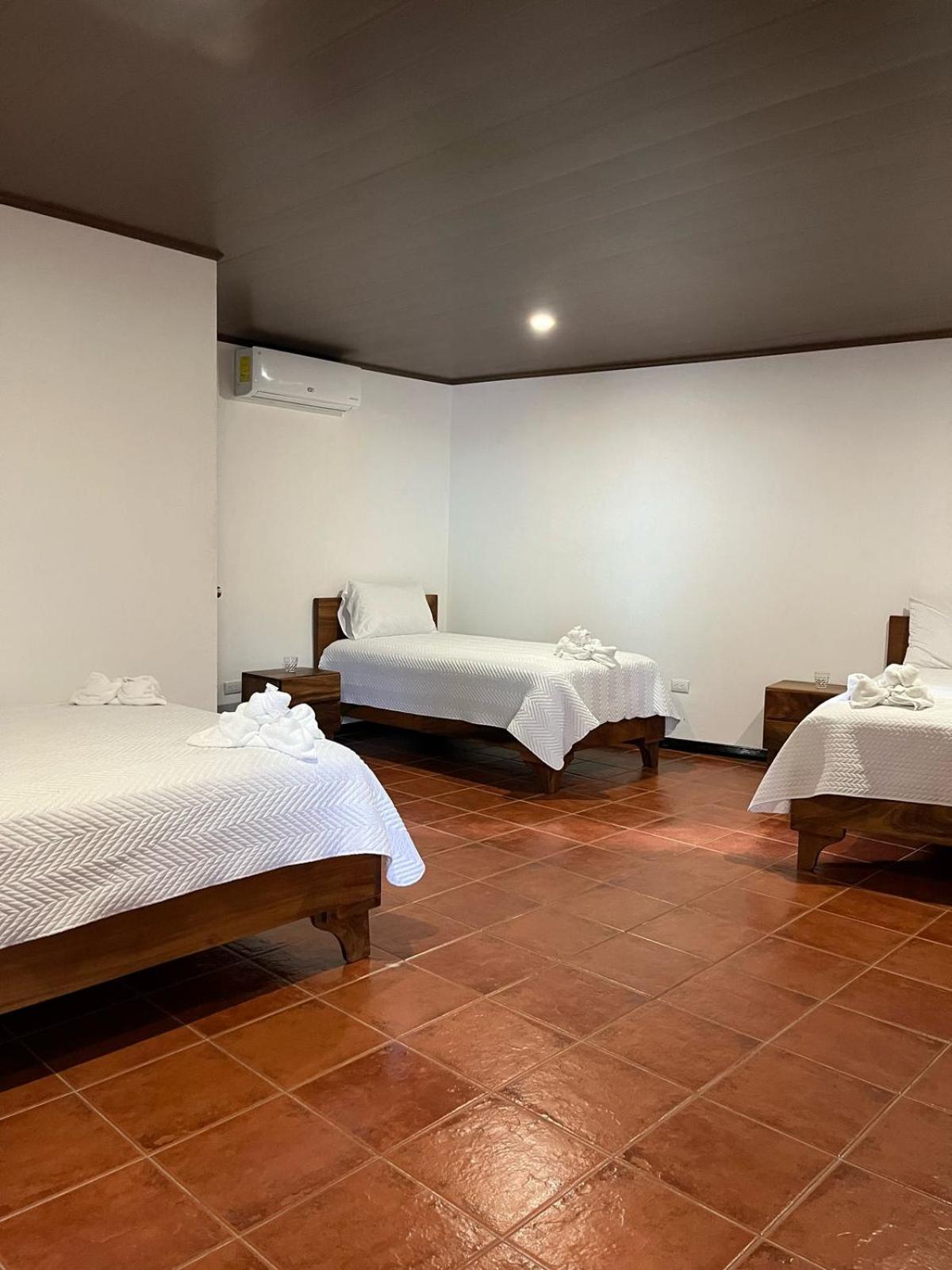 Hotel Y Restaurante El Paramo San Rafael  ภายนอก รูปภาพ