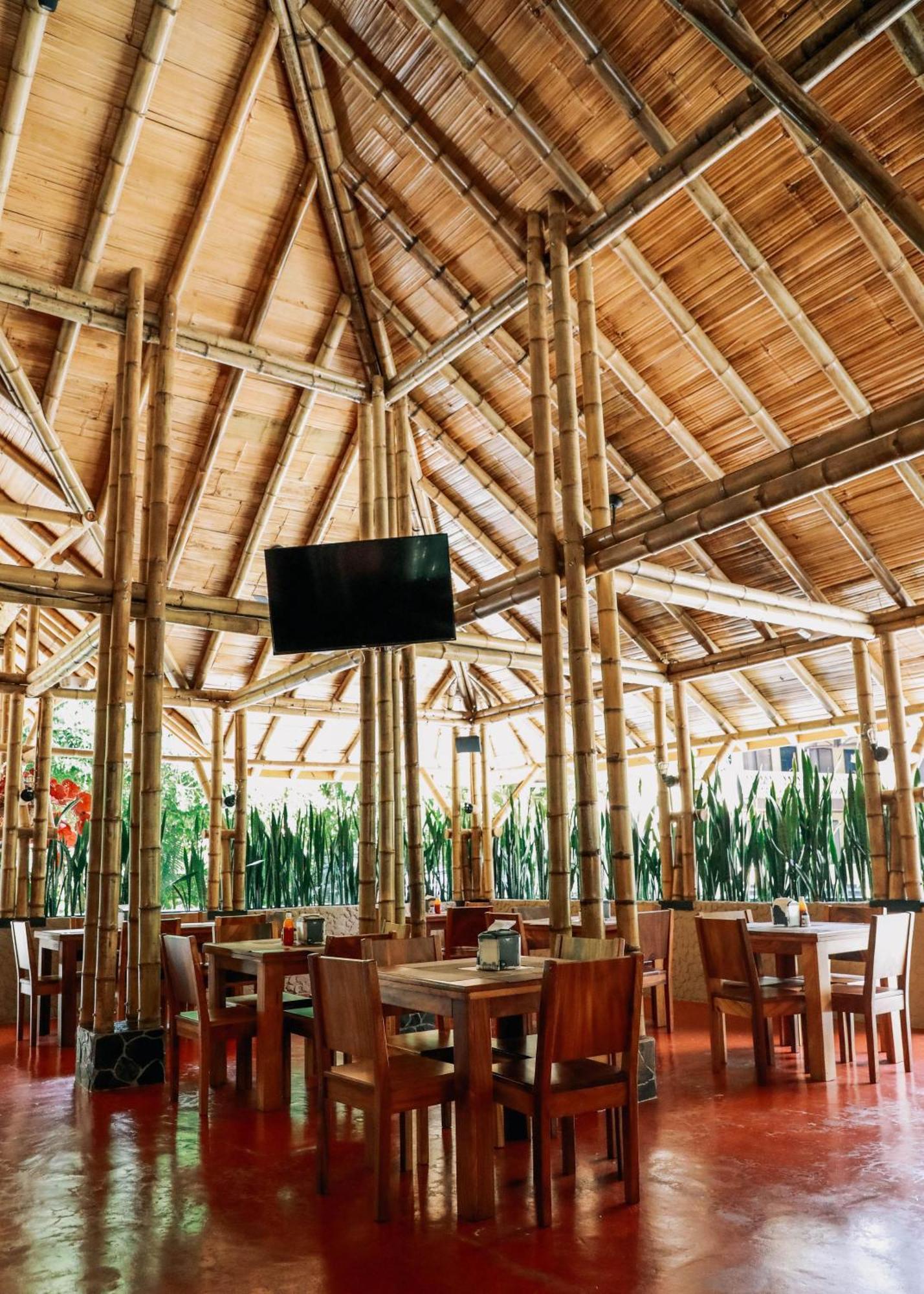 Hotel Y Restaurante El Paramo San Rafael  ภายนอก รูปภาพ